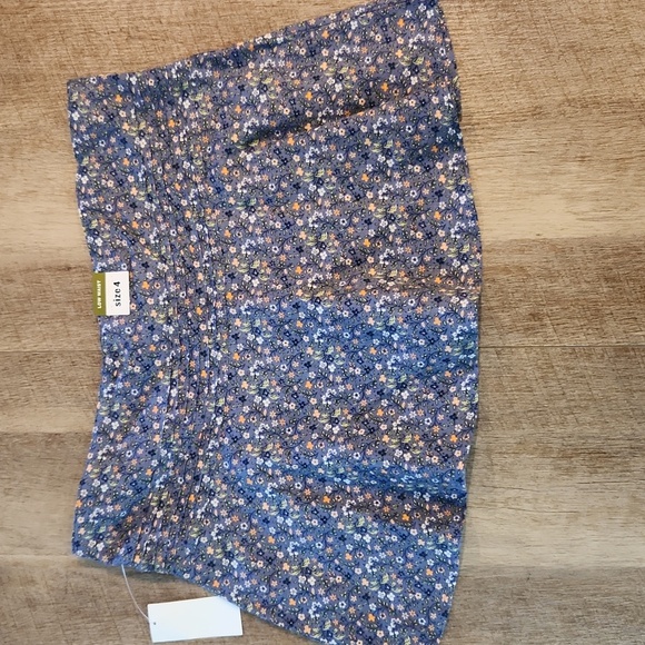 Old Navy -Floral Blue Skirt- NWT. Size 4 - Picture 4 of 4